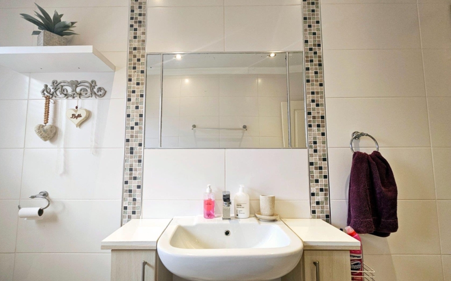 3 Bedroom Property for Sale in Monte Christo Western Cape